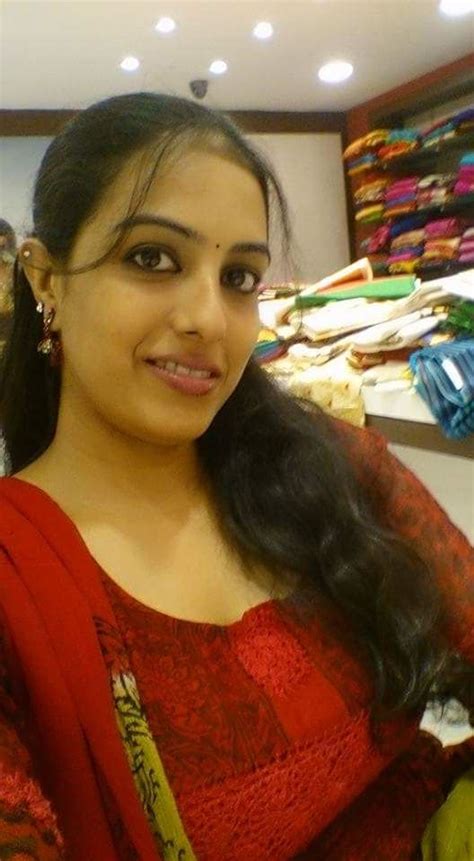 tamil girl hot selfies in saree antarvasna photos