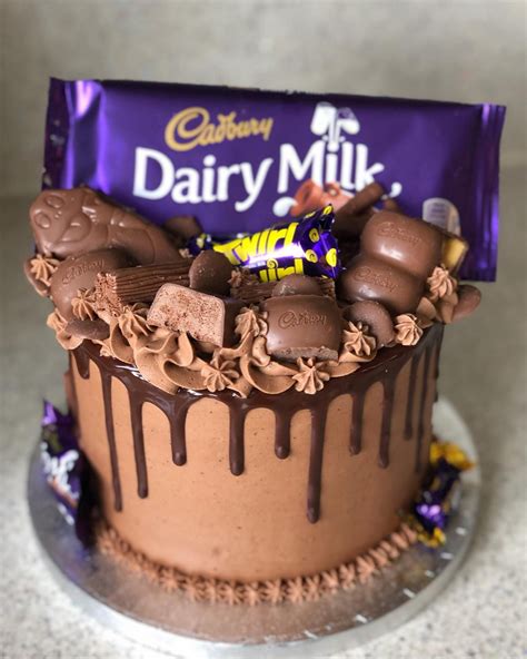 Simple Little Cadbury Cake🍫🍫 Overloaded With Chocs