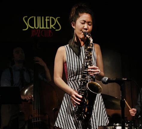 sax player grace kelly ready for her close up on ‘bosch the boston globe