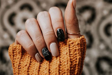 spooky halloween nail designs we re obsessing over fabfitfun