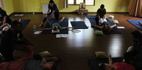 thai massage trainings focus on anatomical explanations for each move