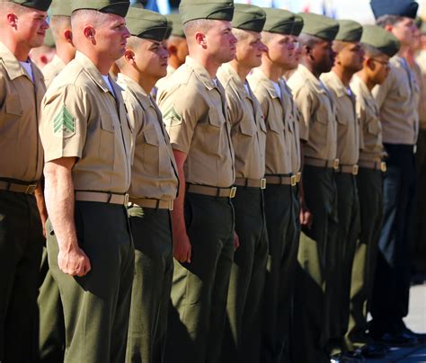marines adopt  uniform rules  cammies dress blues