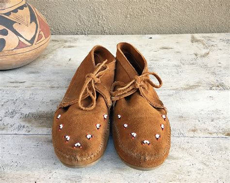minnetonka moccasins womens size  brown suede hard sole moccasin shoes