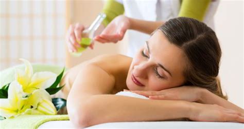 choosing the right body massage oil for women