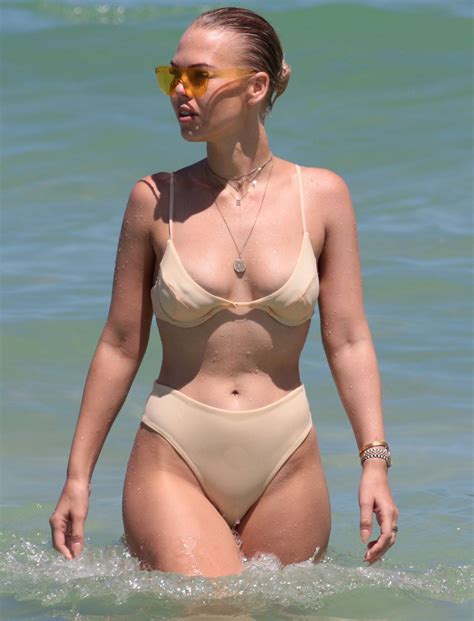 Bianca Elouise In Bikini At The Beach In Miami 06 25 2017
