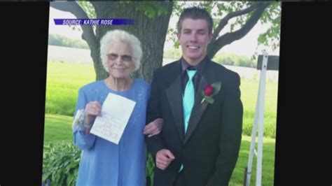 indiana teen takes great grandmother to prom abc13 houston