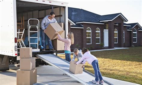 benefits  hiring  moving truck mobile truck rental