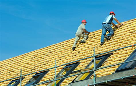 tekort aan dakpannen dakdekkers vrezen bouwstop foto gelderlandernl