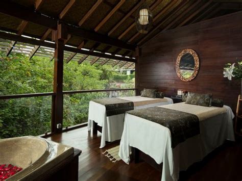 relaxing body treatment   sanctoo bali spa ubud wandernesia