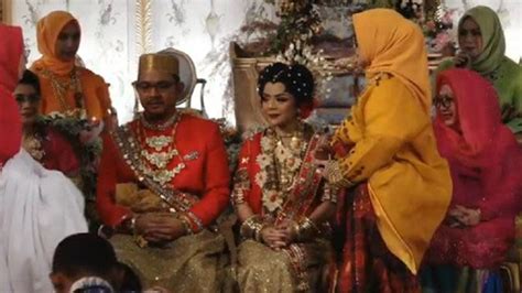 Di Balik Prosesi Adat Bugis Makassar Di Akad Nikah Danny Rukmana Dan Raiyah