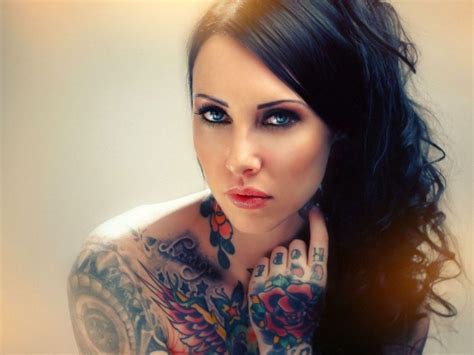 Симпатичные девушки с татуировками 40 фото ⚡ Фаник ру