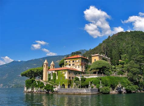 7 luxury villas tuscany italy