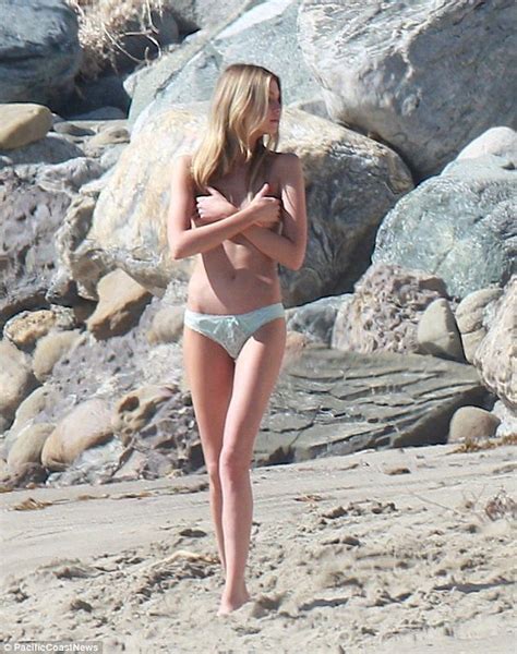 stella maxwell topless 23 photos thefappening