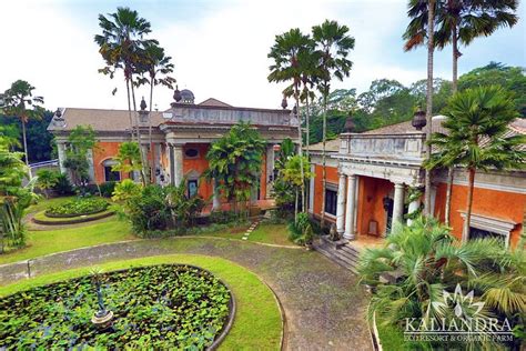 Villa Leduk Penginapan Bak Istana Yang Tersembunyi Di