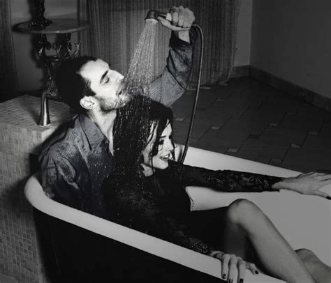 Here Are 5 Reasons Why Couples Should Never Shower Together