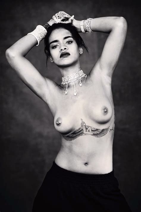 Rihanna S Tits Shesfreaky