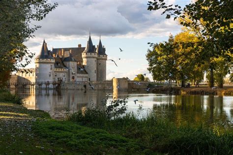 chateau de sully sur loire chateau de sully castle architecture history