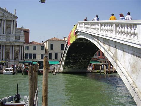 ponte degli scalzi venice bridge  railway station