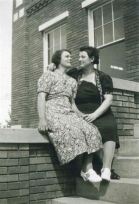 vintage lgbt adorable photographs of lesbian couples in the past that