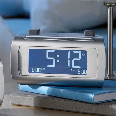 timesmart  setting alarm clock  green head