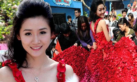 valentine s day 2012 chinese man proposes to girlfriend