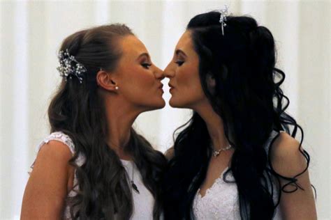 irlanda del norte celebra su primer matrimonio homosexual