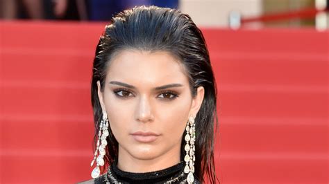 How To Pull Off Kendall Jenner S Wet Hair Look Teen Vogue