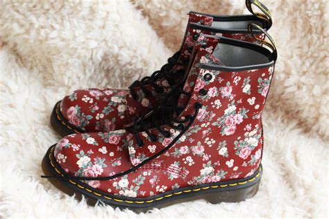 black pearl blog uk beauty fashion  lifestyle blog floral dr martens boots