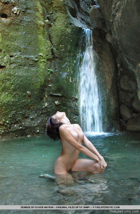 hot teen naked by the waterfall pichunter