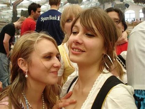 sexy dirndl girls 100 hot oktoberfest girls cleavage and all page 20