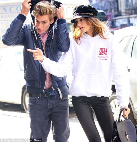 cindy crawford grabs lunch with husband in new york daily mail online