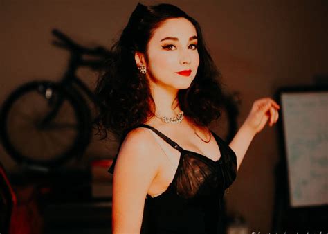 is molly ephraim married now from personal detail to