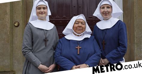 what time is call the midwife on bbc one tonight metro news