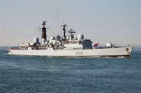 hms cardiff  type  sheffield class batch  guided missile destroyer barrow  furness