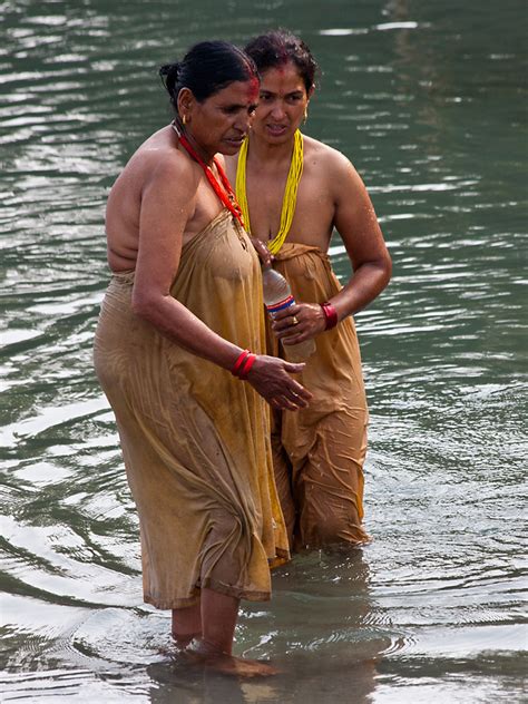 Nepal Devghat Women Have Taken A Ritual Bath In The Holy
