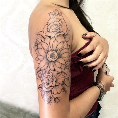 Pin By Tarah Lake On Tattoo In 2020 Shoulder Tattoos For Women Arm
