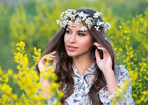 Natural Beauty Woman Face Outdoor Young Sensual Woman With Wreath In