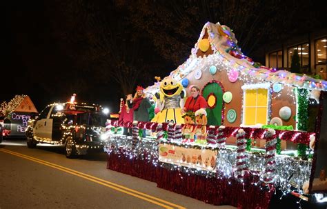 lighted christmas parade coming  saturday  clarksville
