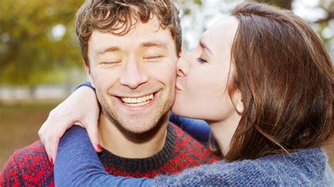 how to be a great kisser top tips for the perfect smooch on international kissing day