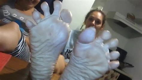 2 Ladies Showing Their Thick Wrinkled Soles Free Porn 82