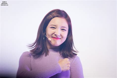 Fans Noticed Something Unusual About Nayeon S Smile — Koreaboo