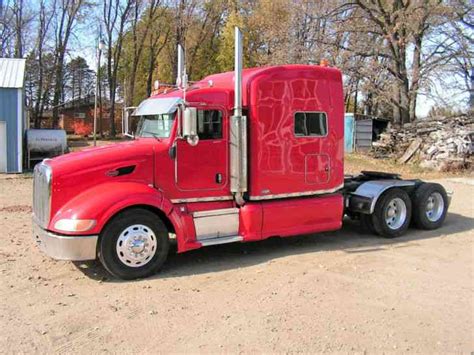 peterbilt   sleeper semi trucks