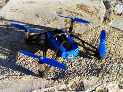 rolling spider le mini drone parrot hyper maniable