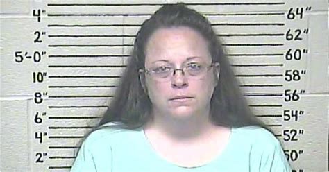 Same Sex Couples Can Now Sue Kim Davis For Denying