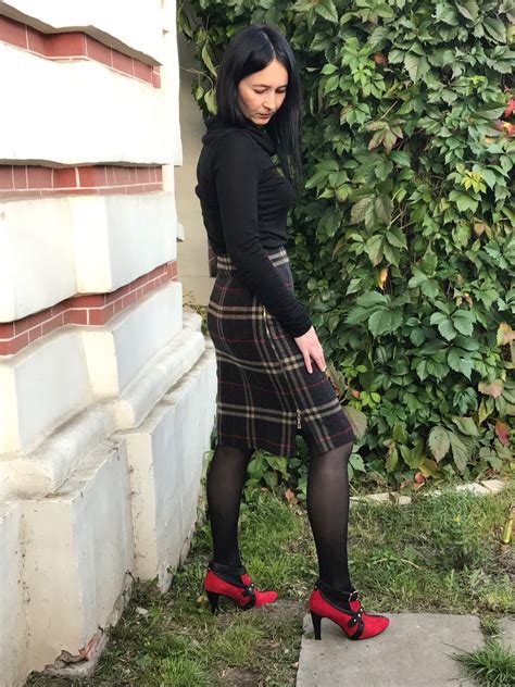 Fashion Tights Skirt Dress Heels Candid Amateur