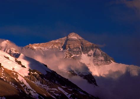 natural beauty mount everest  highest peak   world