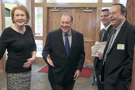 huckabee in conway state clerks must make own choice