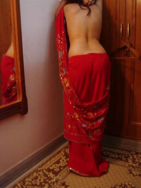 Hot Aunties Bra In Saree Shows Naked Back Saree Removing