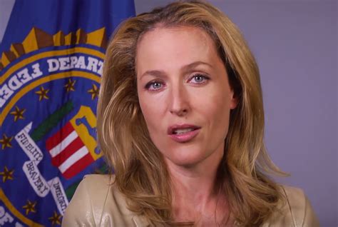 Gillian Anderson Thanks Fbi’s Women Agents For Service — Fbi