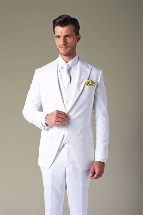 descubre los mejores trajes  hombres de color blanco